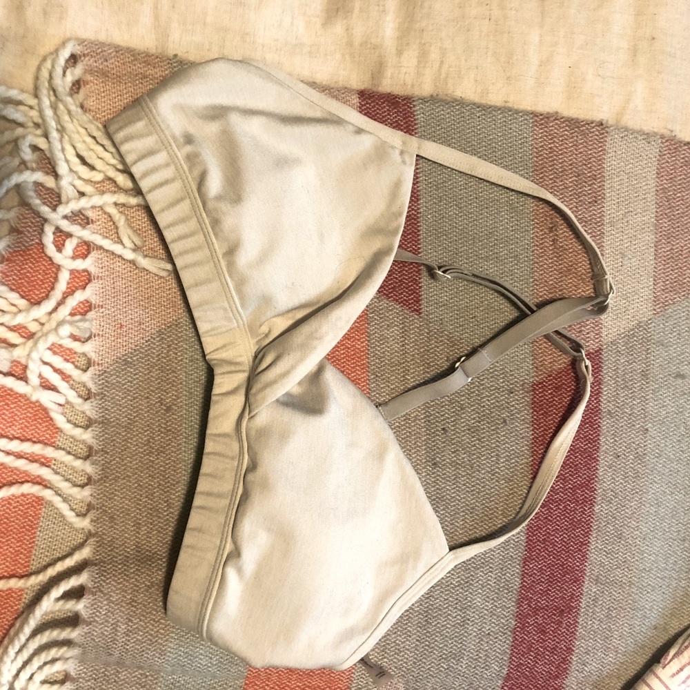 Aritzia Cream Sports Bra S